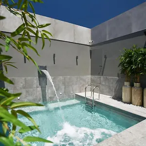 4* מלון Portobay Marques